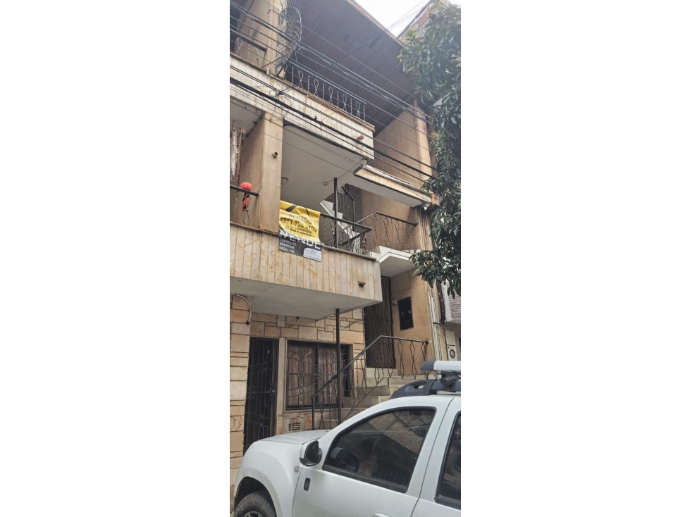 EN VENTA CASA EN BOSTON, MEDELLIN PISO 2
