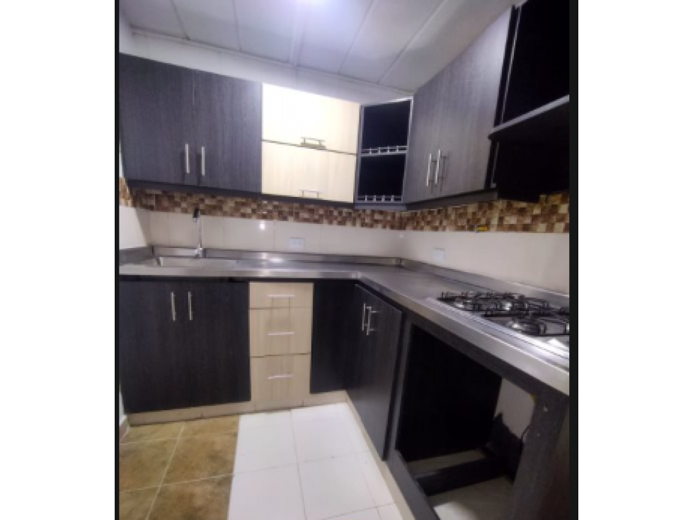 EN VENTA CASA DUPLEX EN BUENOS AIRES, MEDELLIN PISO 1-2 Y TERRAZA