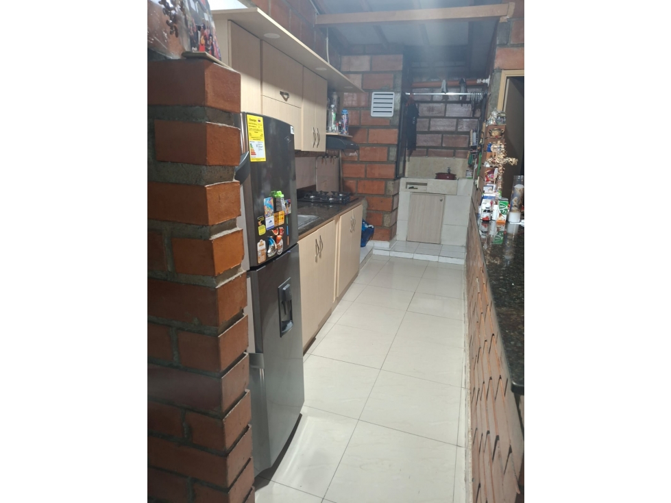 EN VENTA 2 APARTAMENTOS EN CAICEDO, MEDELLIN PISO 2 Y 3