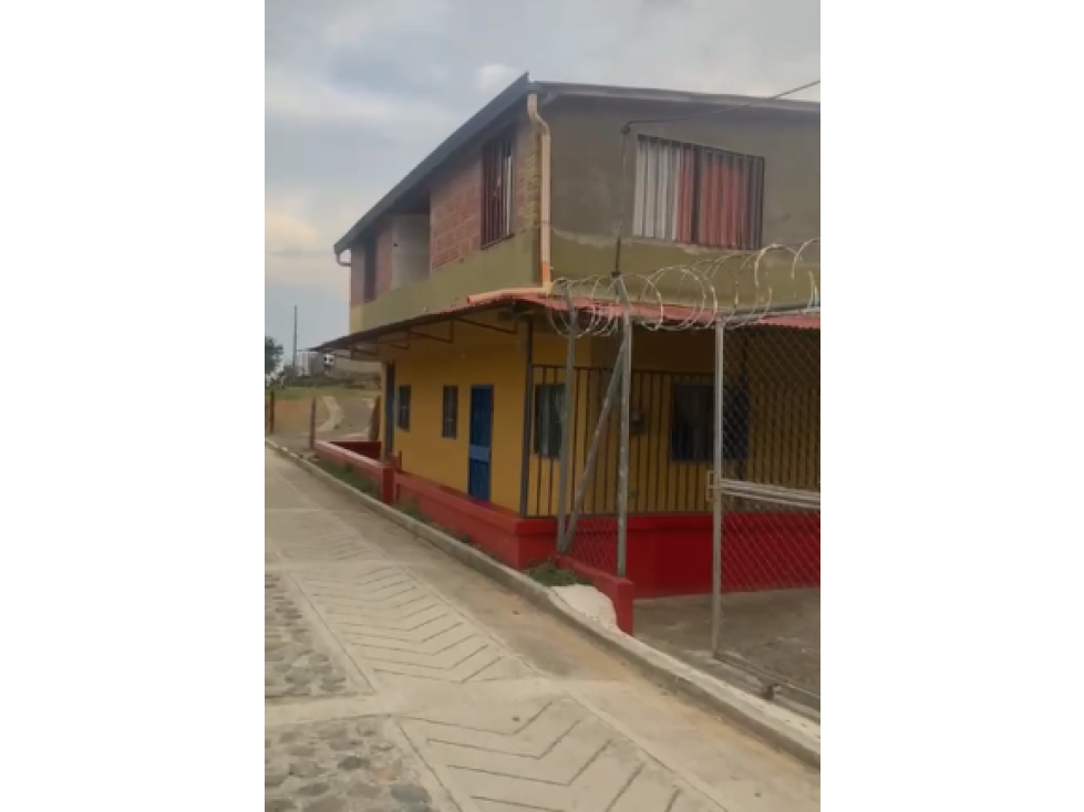 EN VENTA FINCA EN SANTA BARBARA, ANTIOQUIA PISO 1 Y 2