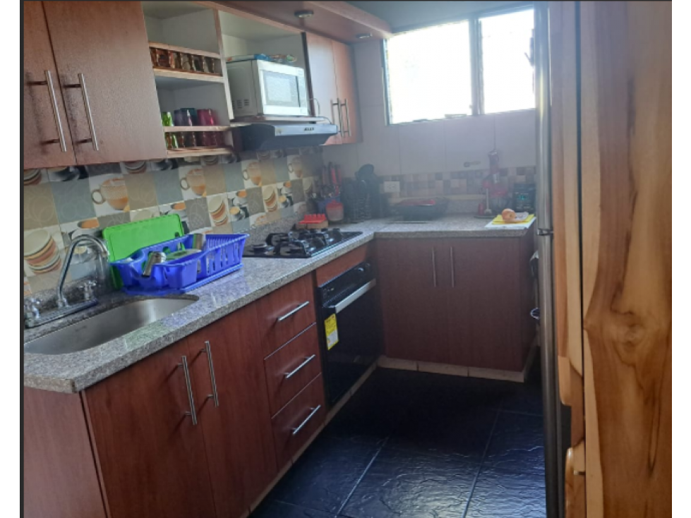 EN VENTA CASA EN BOSTON, MEDELLIN PISO 3