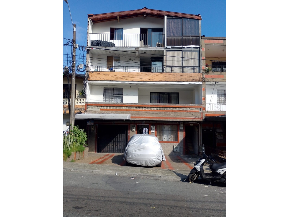 EN VENTA CASA EN LA MILAGROSA, MEDELLIN PISO 1