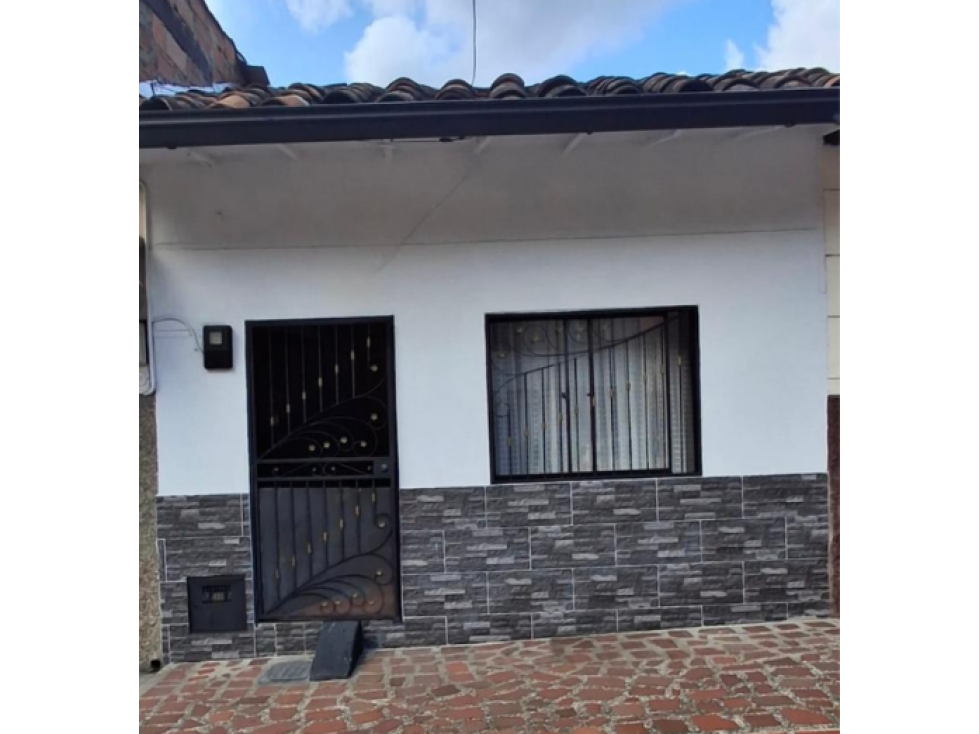 EN VENTA CASA LOTE EN BUENOS AIRES, MEDELLIN PISO 1