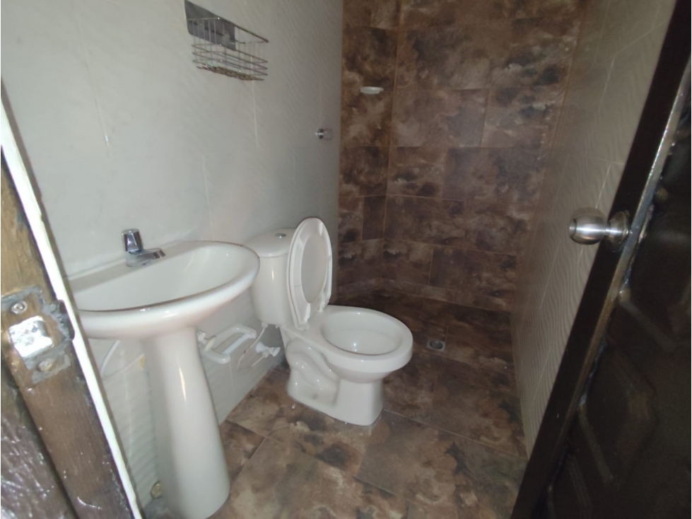EN VENTA CASA Y APARTAESTUDIO EN BOSTON, MEDELLIN PISO 1 — foto 4