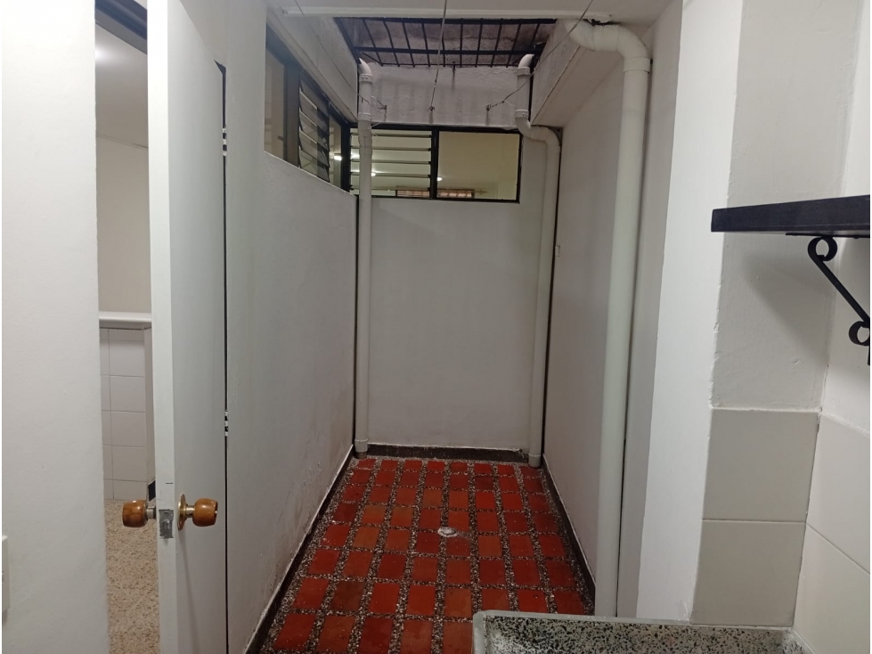 CASA Y APARTAESTUDIO EN VENTA EN VILLA HERMOSA MEDELLIN. PISO 1 — foto 6