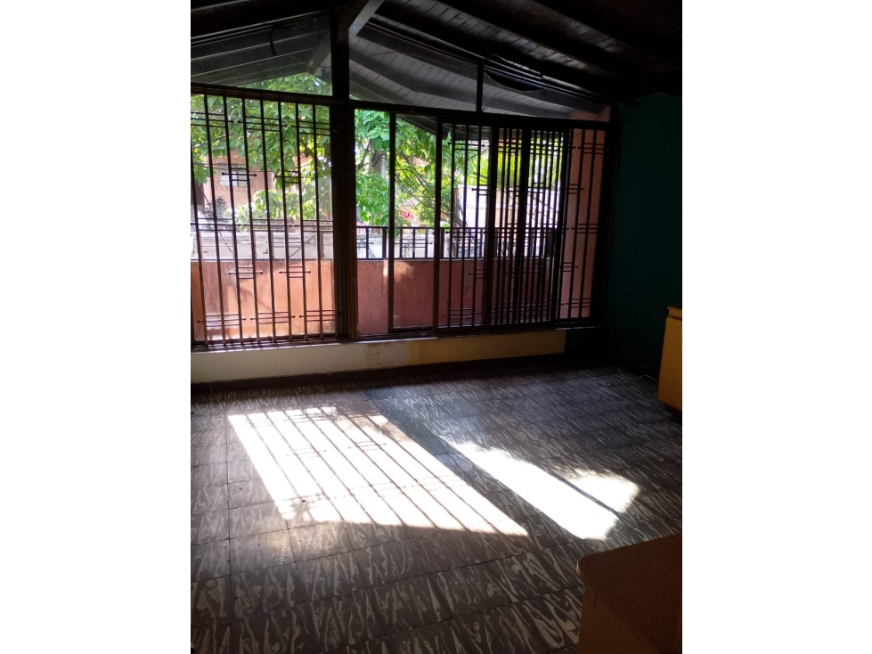 EN VENTA CASA LOTE CON LOCAL EN SANTA LUCIA, MEDELLIN PISO 1-2 Y 3 — foto 2