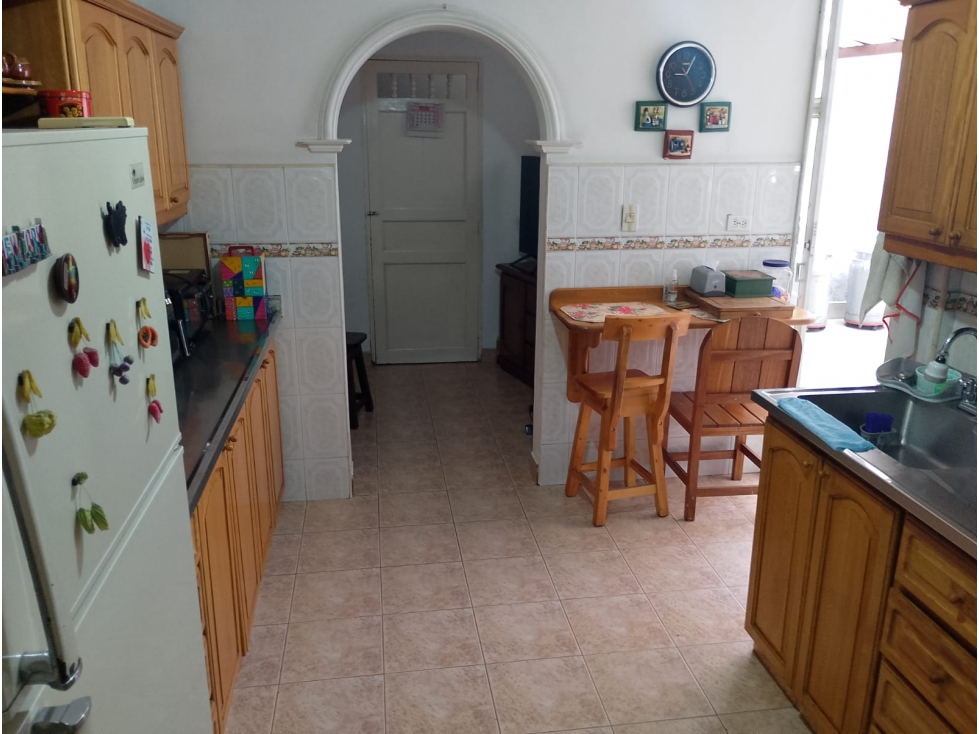 CASA LOTE EN VENTA EN BOSTON LOS ANGELES MEDELLIN TRES NIVELES — foto 4