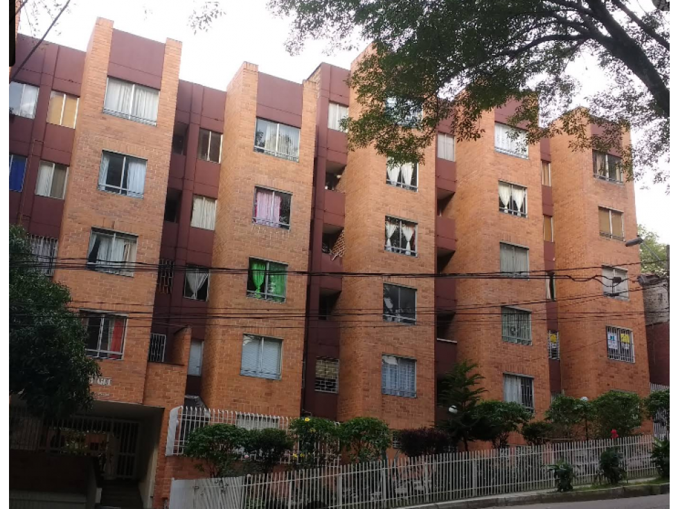 APARTAESTUDIO EN VENTA EN BUENOS AIRES MEDELLIN PISO 4