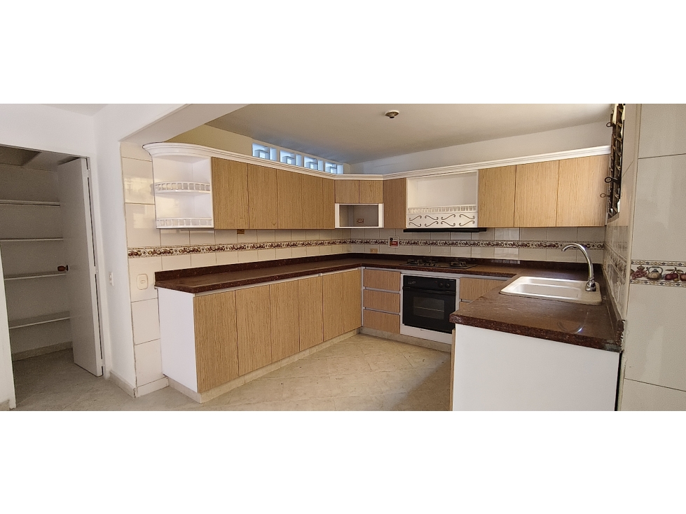 Casa Local en arriendo en La Castellana Medellín