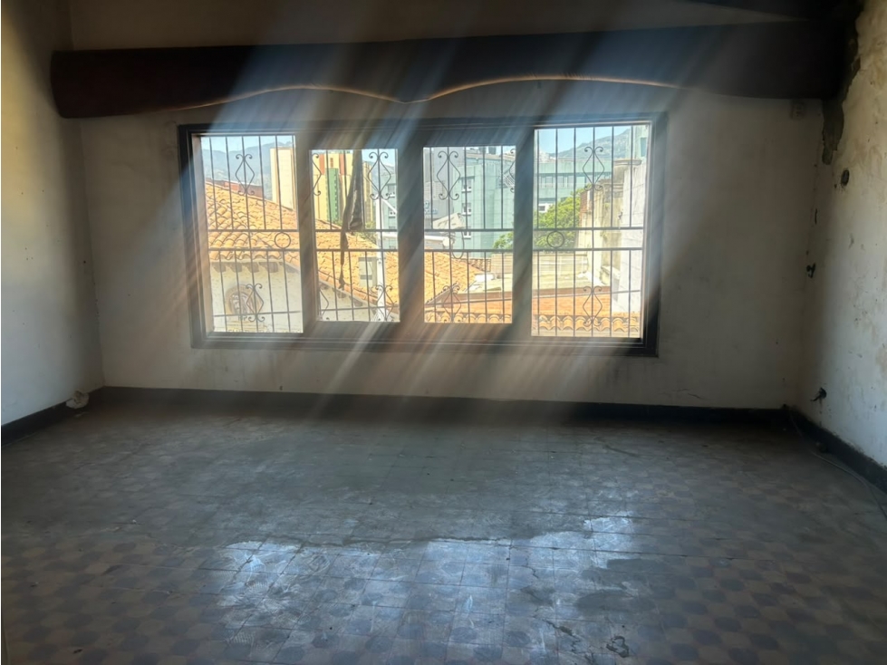 CASA LOTE EN VENTA EN PRADO CENTRO MEDELLIN TRES NIVELES — foto 3