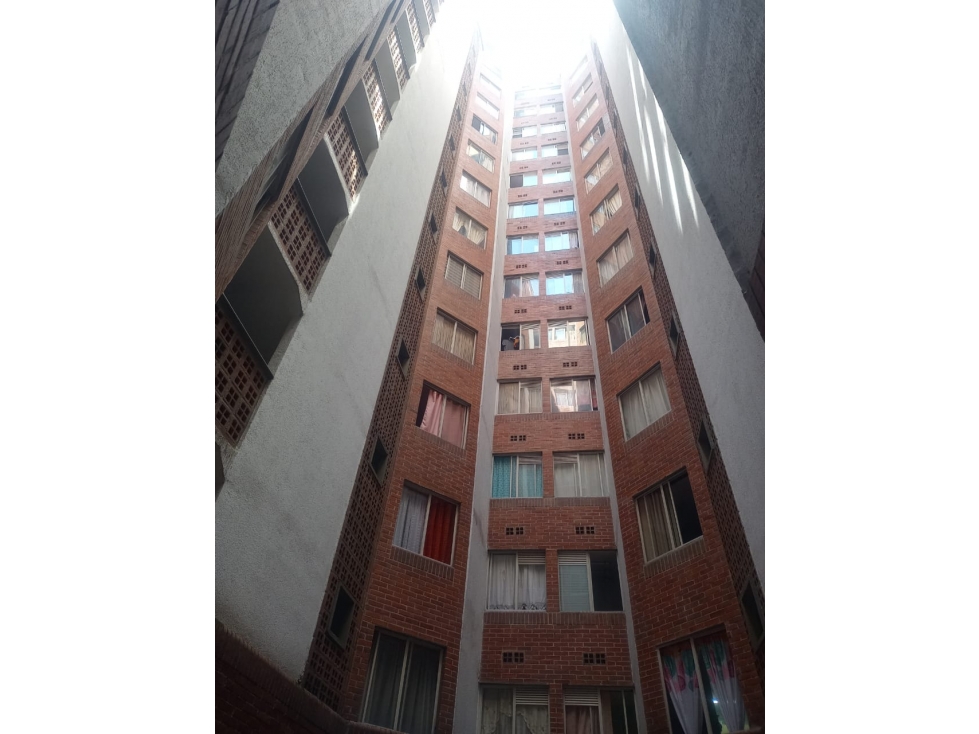 APARTAMENTO EN VENTA CENTRO BOMBONA ,MEDELLIN PISO 6