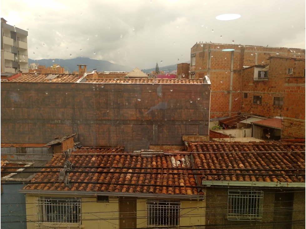 EN VENTA APARTAMENTO EN BOSTON, MEDELLIN PISO 4 — foto 2
