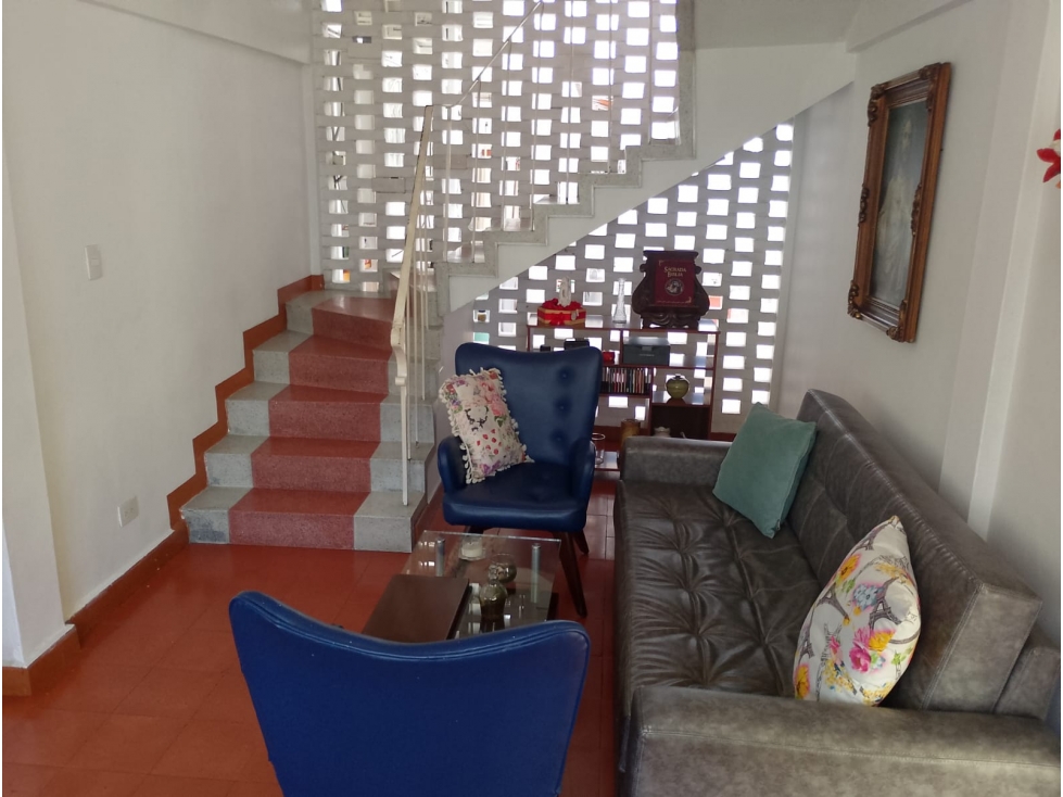 CASA LOTE EN VENTA EN BOSTON LOS ANGELES MEDELLIN TRES NIVELES — foto 2