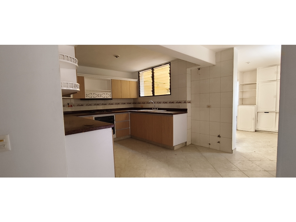 Casa Local en arriendo en La Castellana Medellín — foto 2