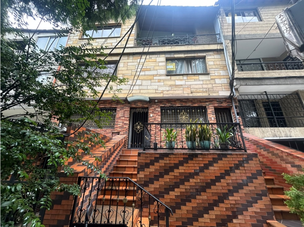 CASA EN VENTA EN LAURELES , ANTIOQUIA PISO 2