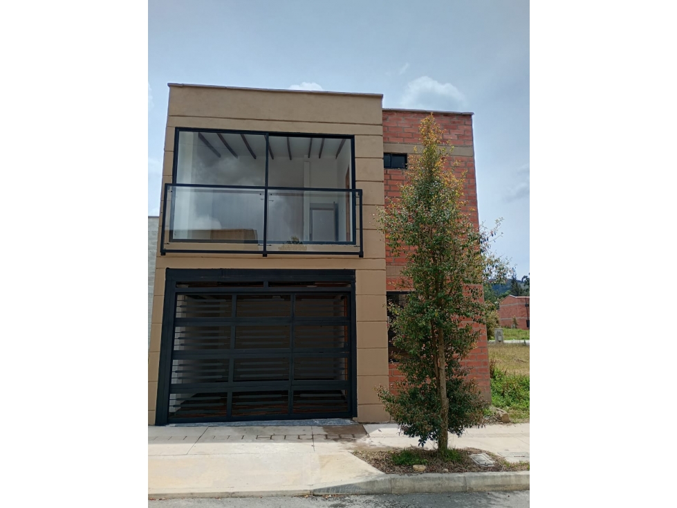 CASA EN VENTA EN LA CEJA, ANTIOQUIA PISO 1 Y 2