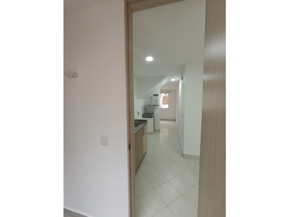 LOCAL Y APARTAESTUDIO EN VENTA EN EL CENTRO,MEDELLIN PISO 1 — foto 5