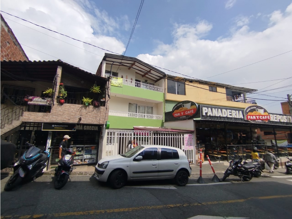 CASA EN VENTA EN ROBLEDO MEDELLIN DOS NIVELES