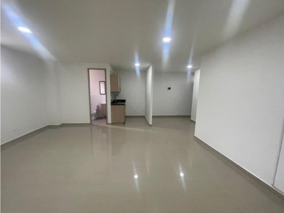 OFICINA EN VENTA CALAZANS MEDELLIN PISO 2 - 2