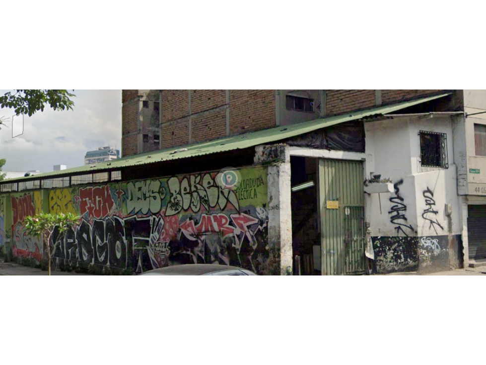 BODEGA EN VENTA EN EL CENTRO BOMBONA, MEDELLIN PISO 1 - 3