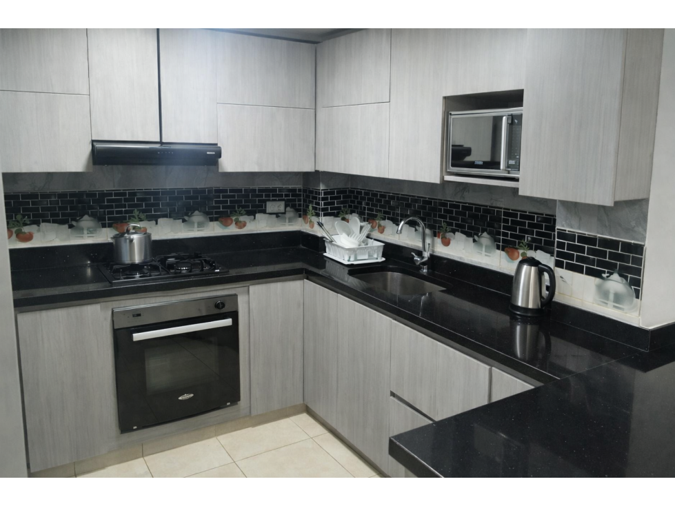 EN VENTA CASA EN CAMPO VALDES, MEDELLIN PISO 1 — foto 2