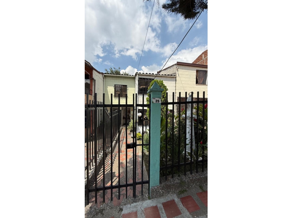 BAJO DE PRECIO CASA EN VENTA EN BELEN LAS MERCEDES, MEDELLIN — foto 2