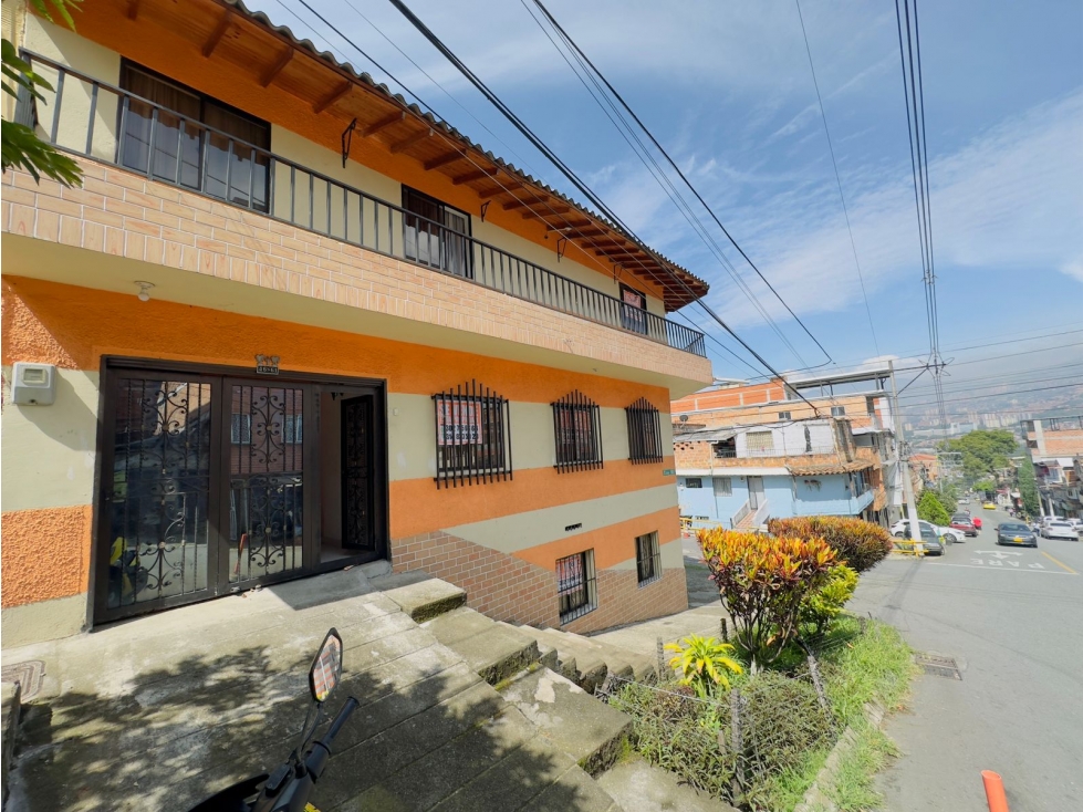 EN VENTA CASA EN CAMPO VALDES EN MEDELLIN PISO 1-2Y3