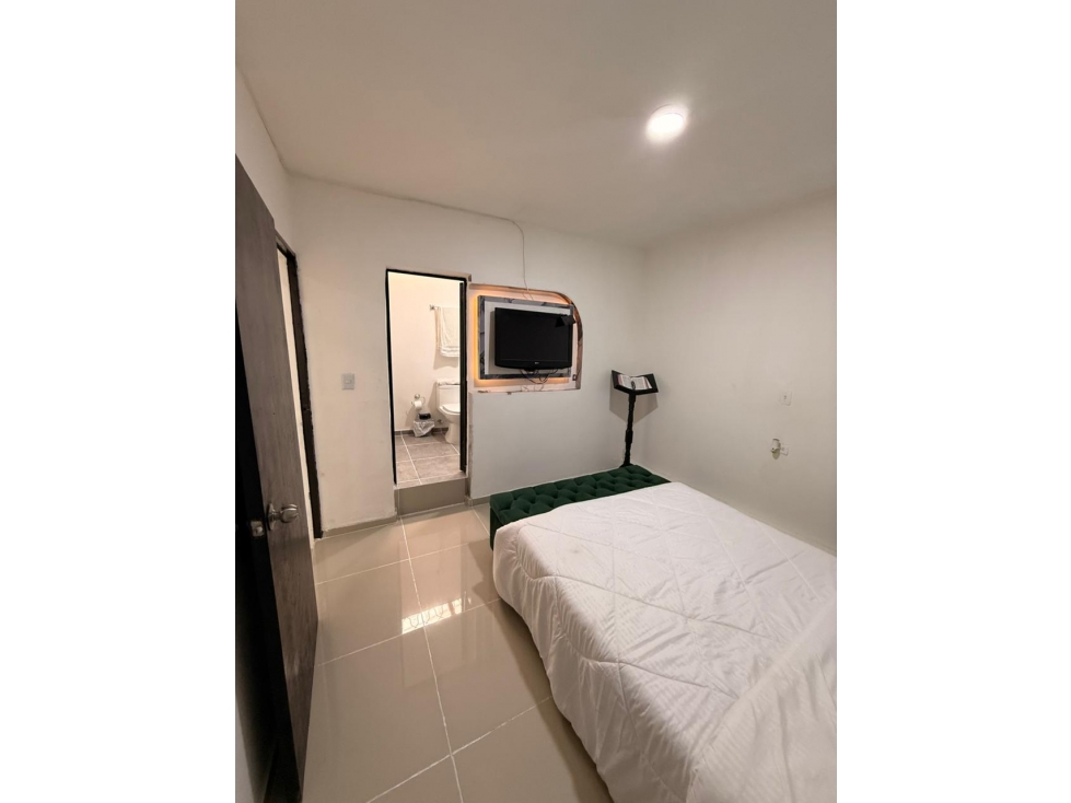 EN VENTA CASA EN CAMPO VALDEZ, MEDELLIN PISO 2 — foto 4