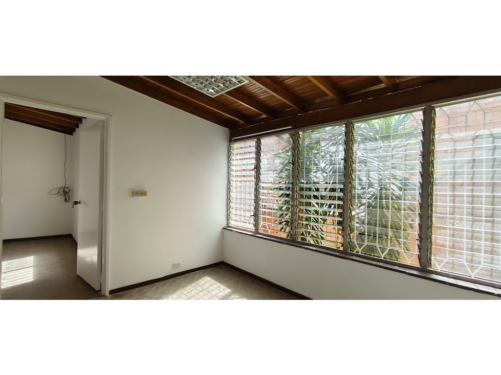 Casa Local en arriendo en La Castellana Medellín — foto 5