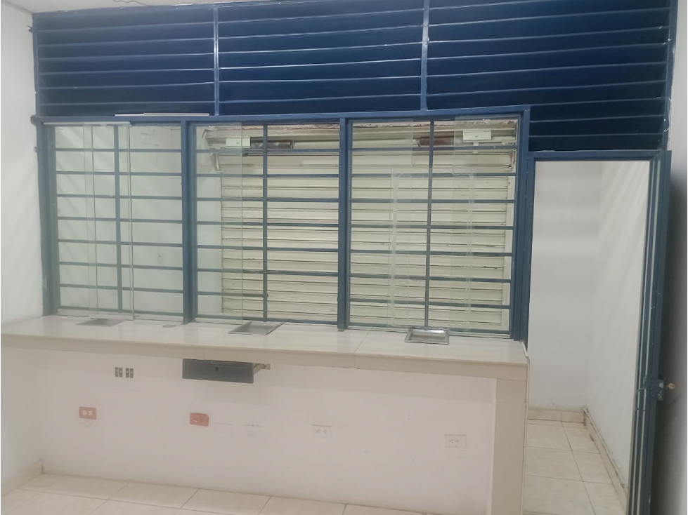EN VENTA CASA LOTE CON LOCAL EN CALI — foto 2
