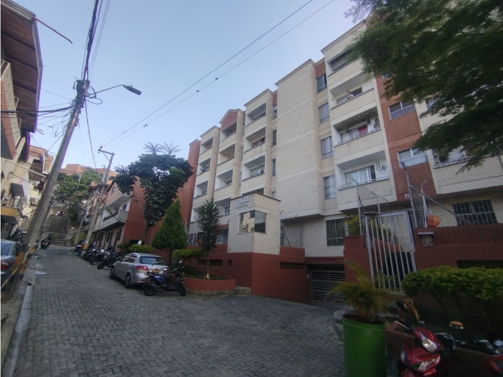 APARTAMENTO EN VENTA EN BUENOS AIRES, MEDELLIN. PISO 5