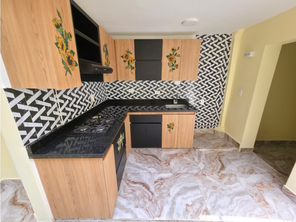 EN VENTA CASA EN CAMPO VALDES #2, MEDELLIN PISO 1 — foto 3