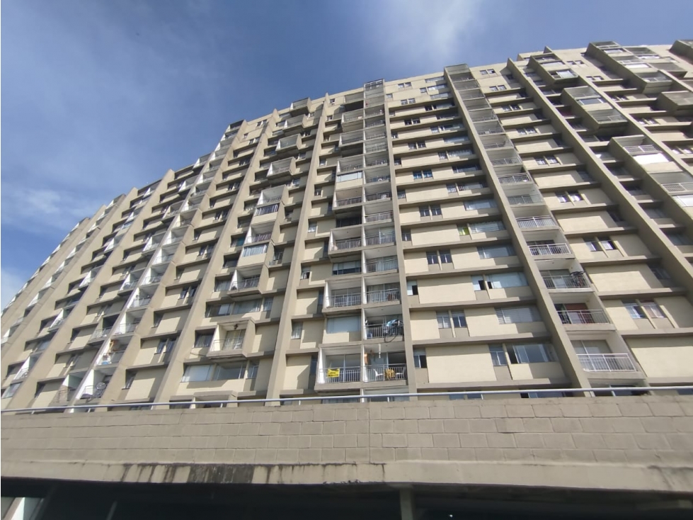 VENTA DE APARTAMENTO EN CALASANIA, MEDELLIN. PISO 14 — foto 2