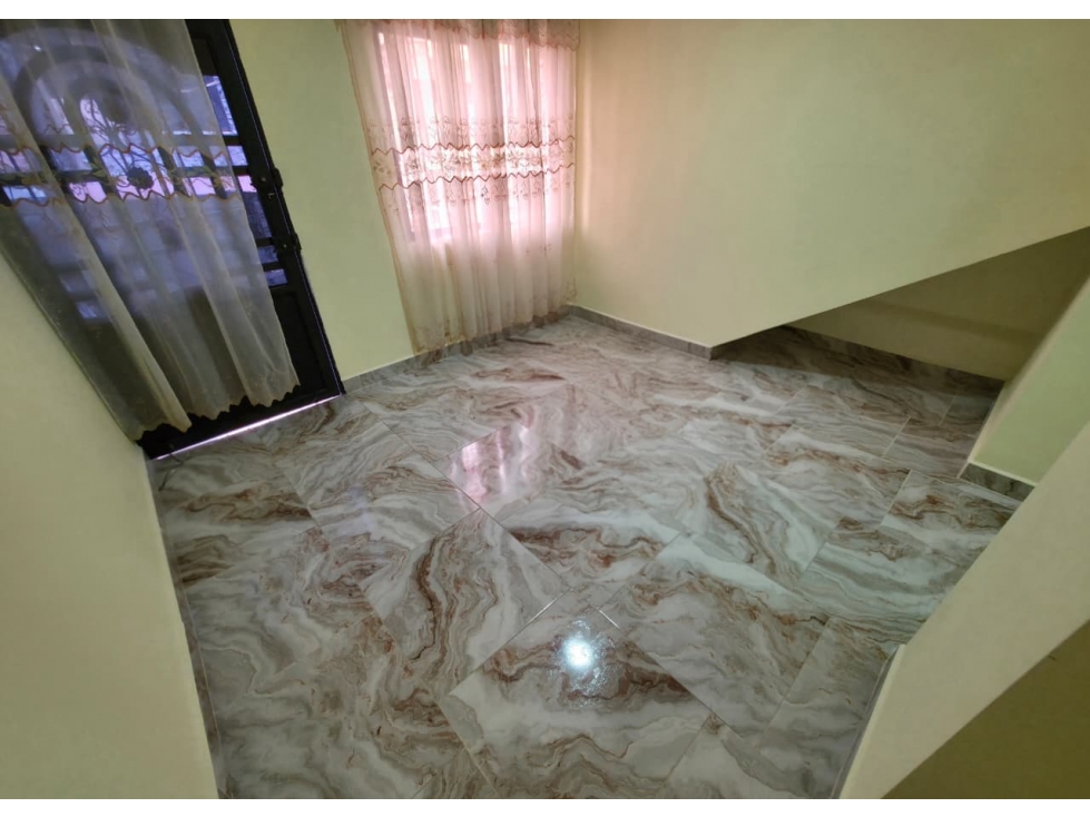 EN VENTA CASA EN CAMPO VALDES #2, MEDELLIN PISO 1 — foto 4