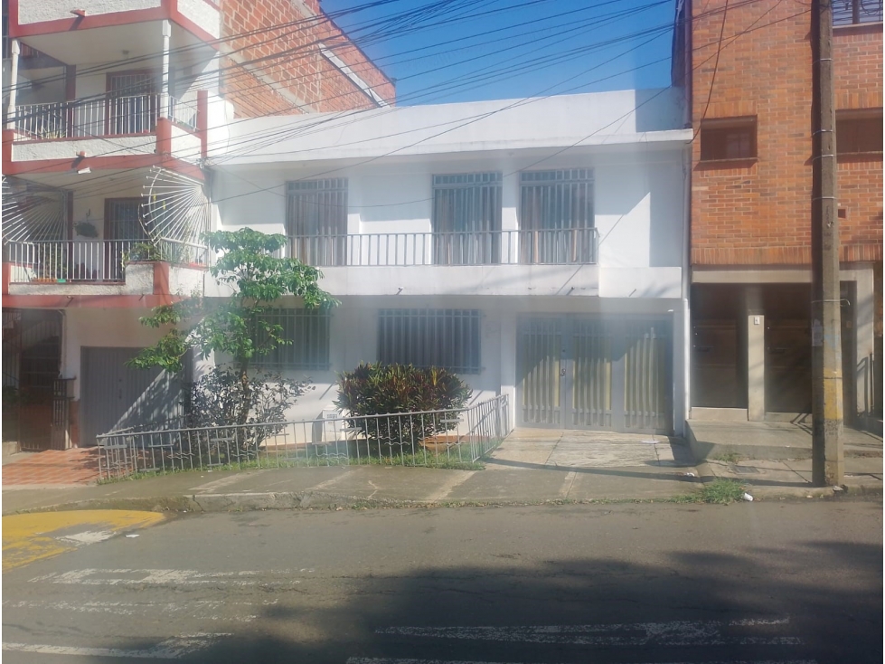 CASA LOTE EN VENTA EN BOSTON LOS ANGELES MEDELLIN TRES NIVELES