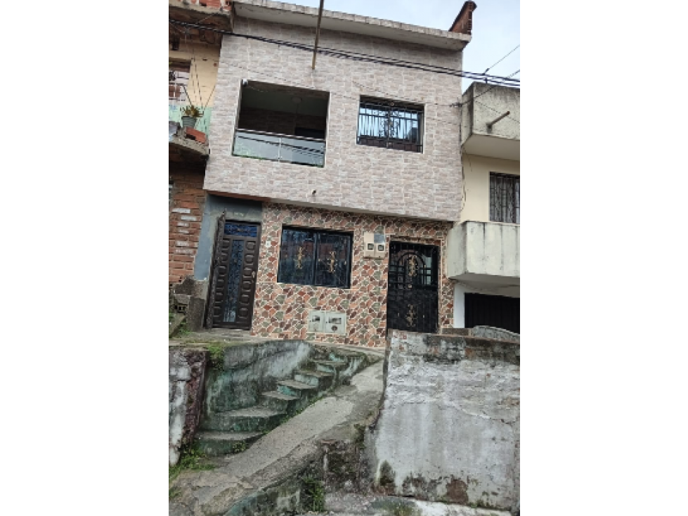 EN VENTA CASA EN CAMPO VALDES #2, MEDELLIN PISO 1