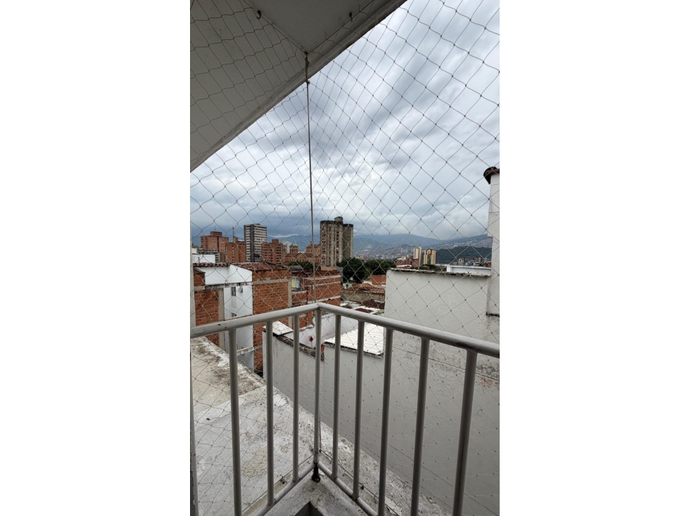 APARTAMENTO EN VENTA EN PRADO CENTRO MEDELLIN PISO 6