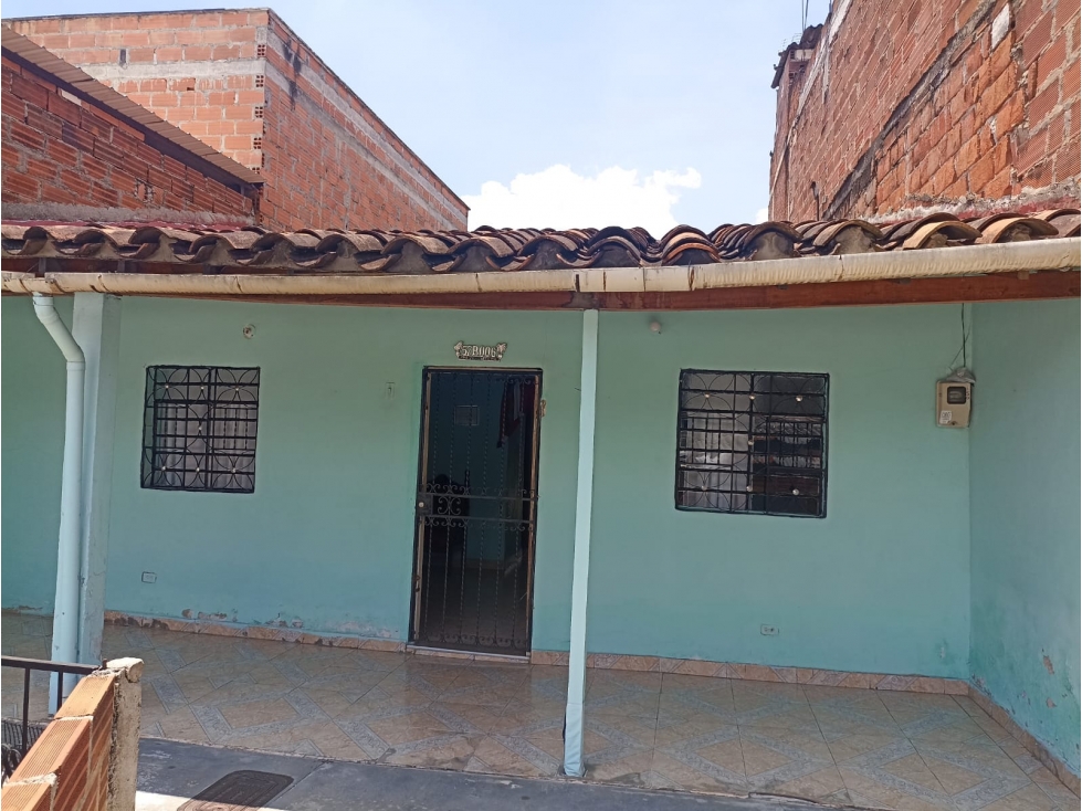 CASA EN VENTA EN ENCISO LOS MANGOS MEDELLIN