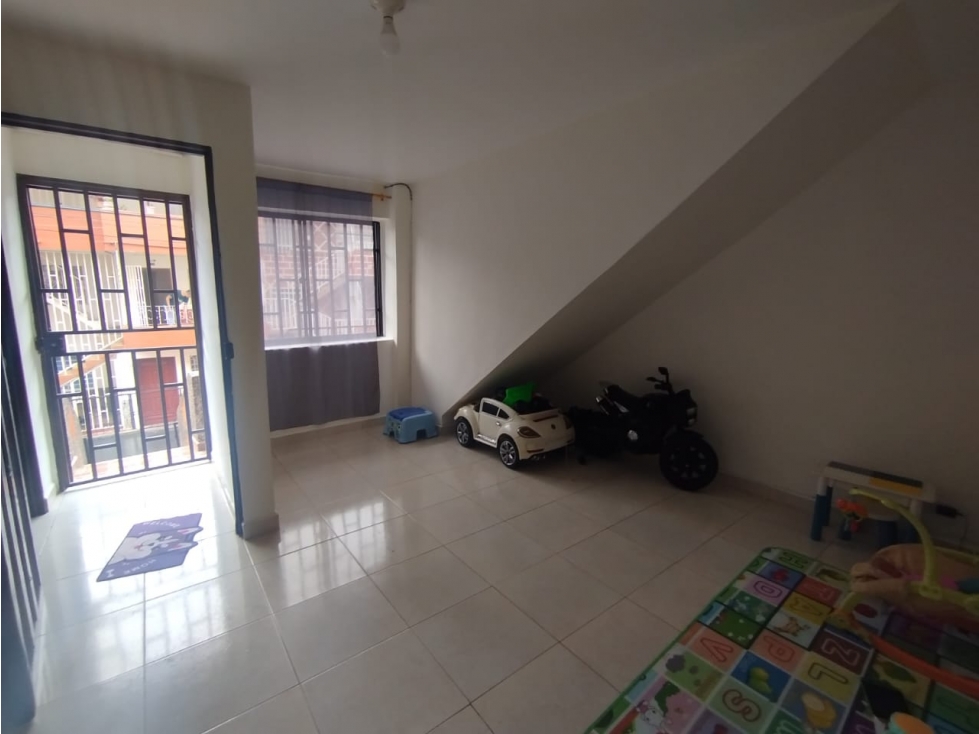 CASA EN VENTA EN MANRIQUE, MEDELLIN. TRES NIVELES — foto 2