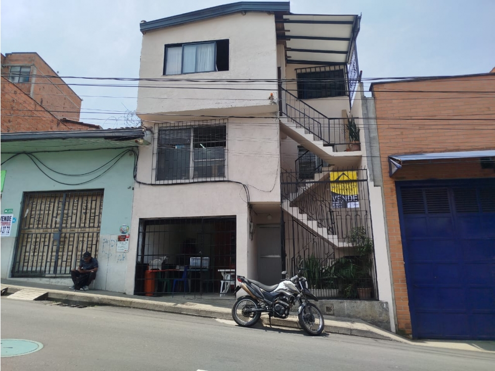VENTA DE CASA LOTE EN BOMBONA,MEDELLÍN PISO 1, 2 Y 3 C/A — foto 3