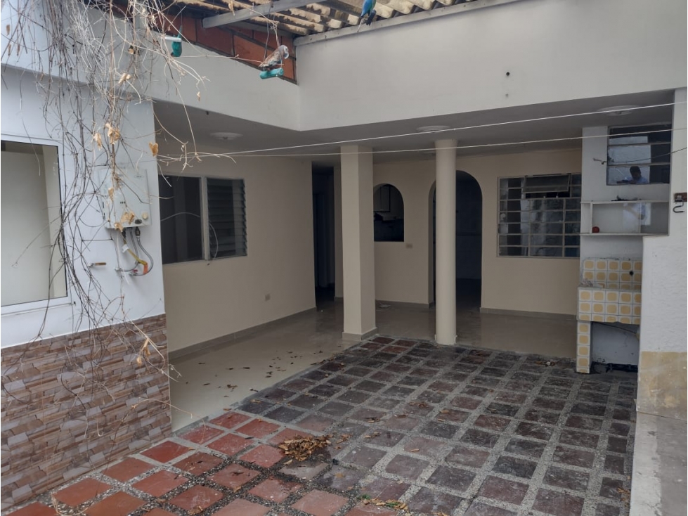 CASA EN VENTA LAURELES MEDELLIN PISO 1