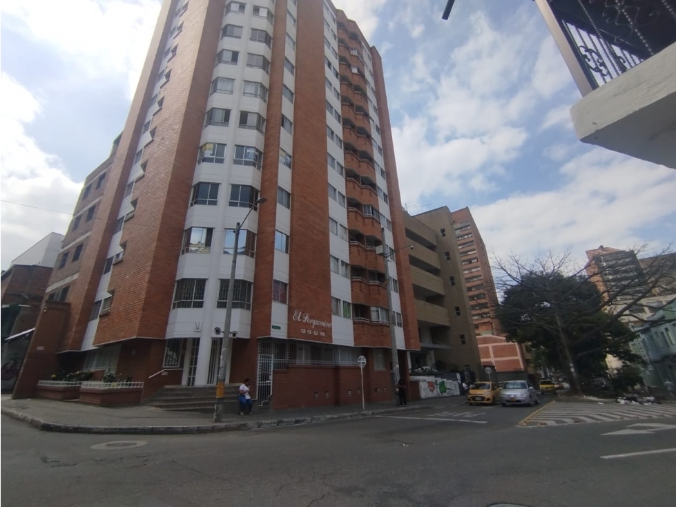 APARTAMENTO EN VENTA EN BOSTON ,MEDELLIN PISO 4 — foto 2