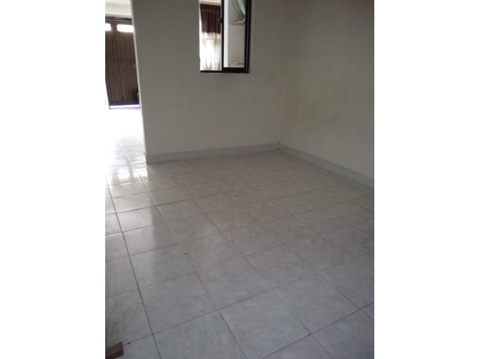 CASA EN VENTA EN EL SALVADOR, MEDELLIN PISO 1 — foto 2