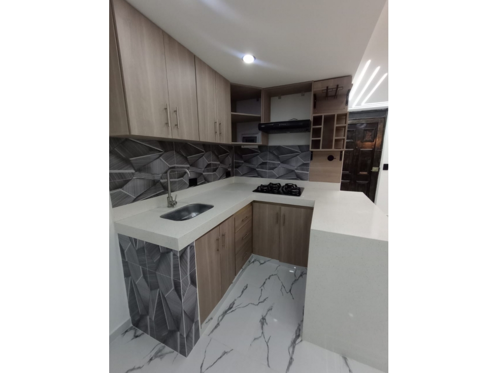 EN VENTA APARTAMENTO EN LA AURORA, MEDELLIN PISO 5 — foto 2