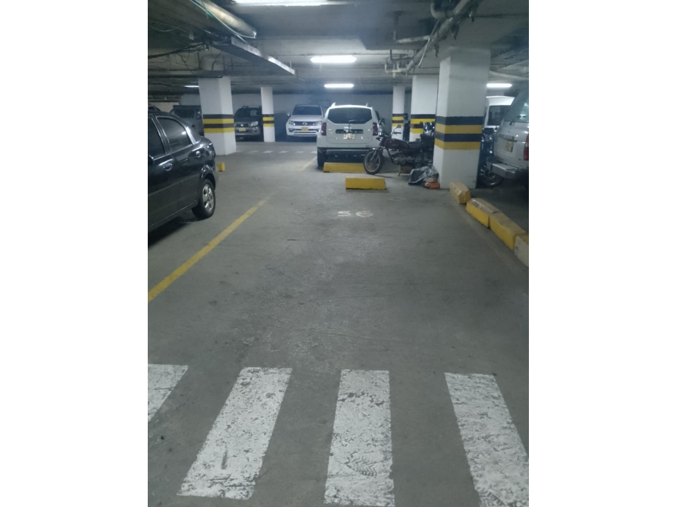 PARQUEADERO EN VENTA EN BOMBONA MEDELLIN - 3