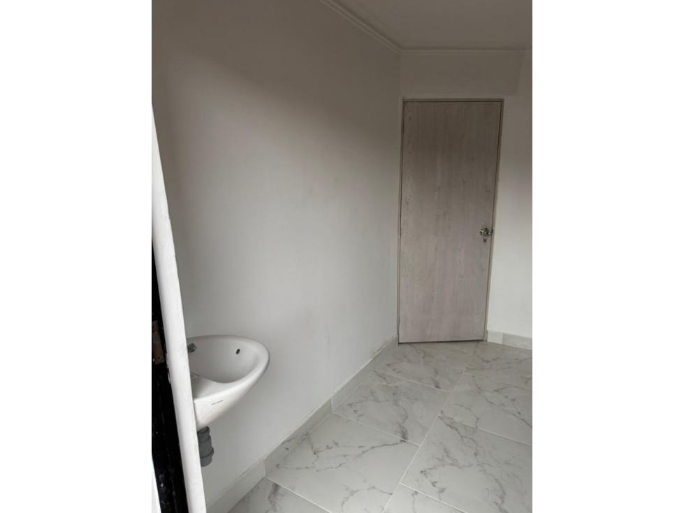EN VENTA CASA Y LOCAL EN MANRIQUE, MEDELLIN, PISO 1 — foto 3