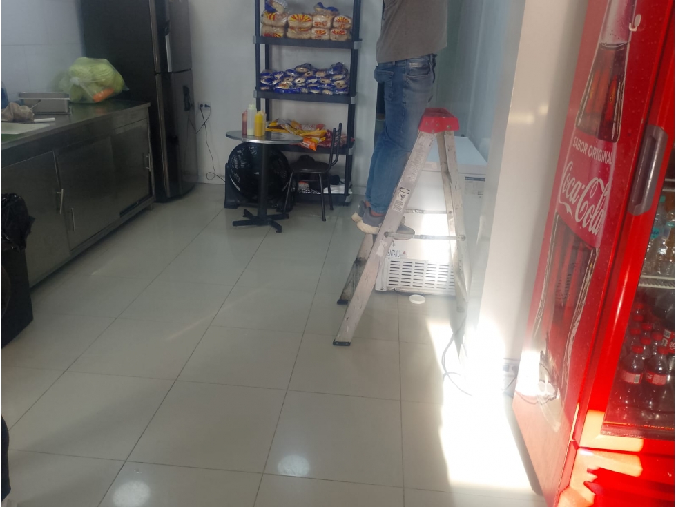 LOCALES EN VENTA EN MANRRIQUE MEDELLIN PISO 1 — foto 4