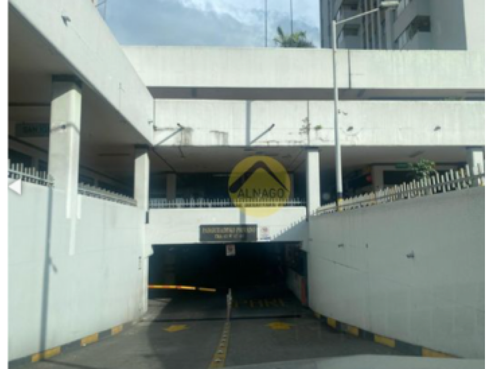 EN VENTA PARQUEADEROS EN BOMBONA, MEDELLIN - 1