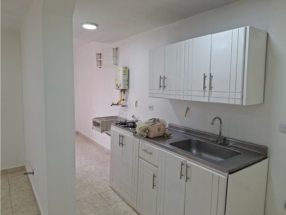EN VENTA APARTAMENTO BOMBONA, MEDELLIN PISO 13 — foto 3