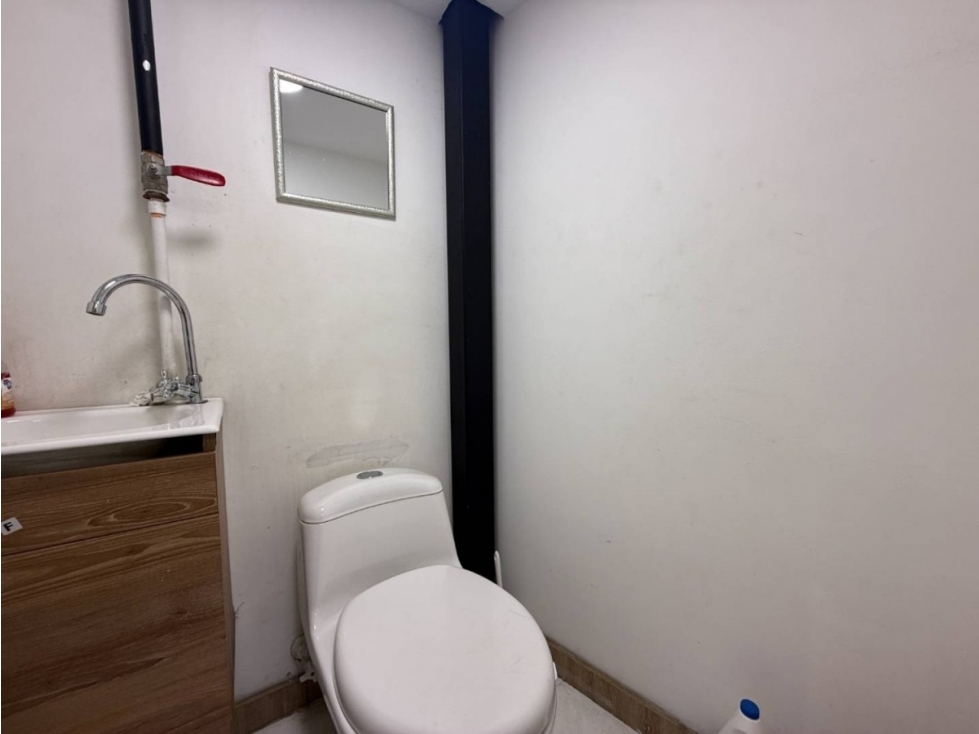 LOCAL EN VENTA EN LOS COLORES MEDELLIN PISO 2 — foto 5